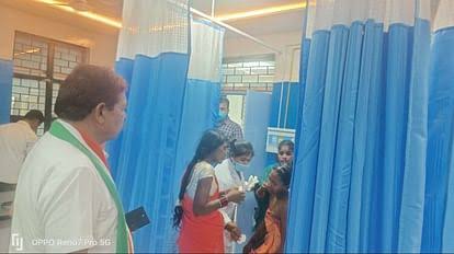 पास खड़े 2 बच्चे समेत 12 झुलसे
