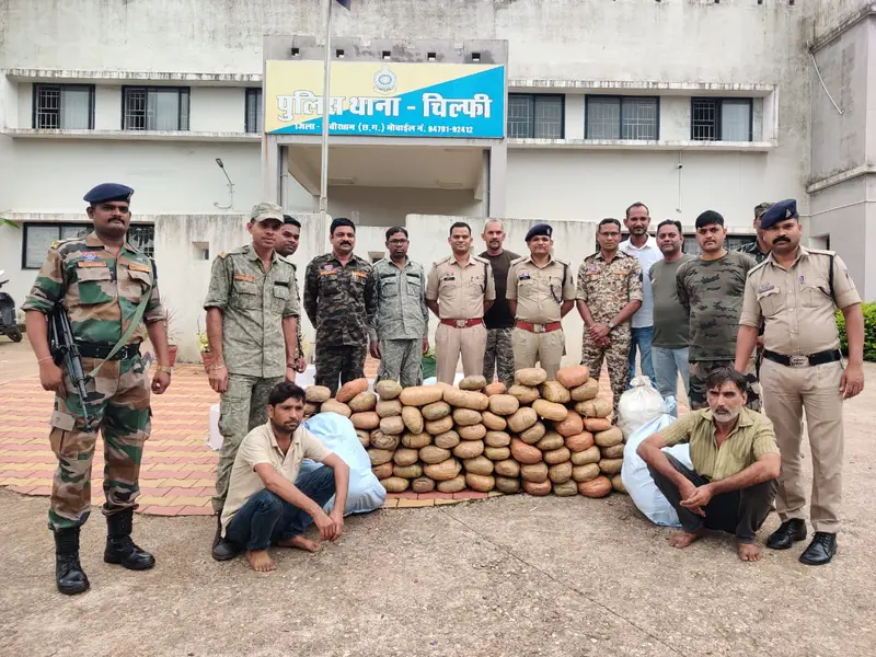 चिल्फी पुलिस की बड़ी कार्रवाई : 2 क्विंटल से अधिक गांजा सहित दो अंतर्राज्यीय तस्कर गिरफ्तारMajor action by Chilfi police: Two interstate smugglers arrested with more than 2 quintals of ganja