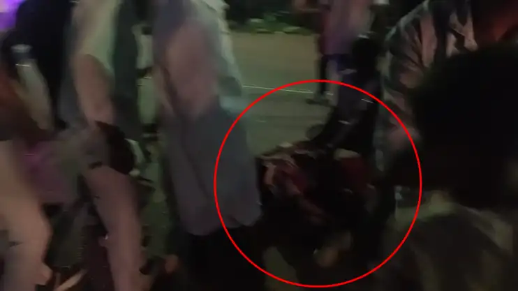 गणेश विसर्जन जुलूस के दौरान युवक की हत्या, चाकूबाजी से मचा हड़कंप A young man was killed during the Ganesh Visarjan procession, a stabbing caused a stir