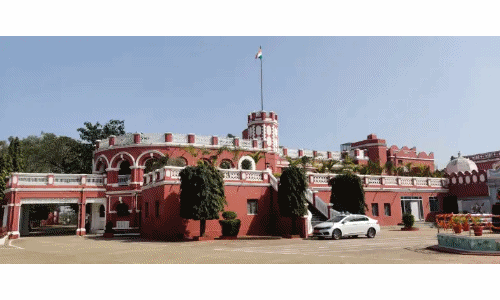 राजा-रानी की दानशीलता को स्मरण: मनाया विश्वविद्यालय का 69वां स्थापना दिवस 