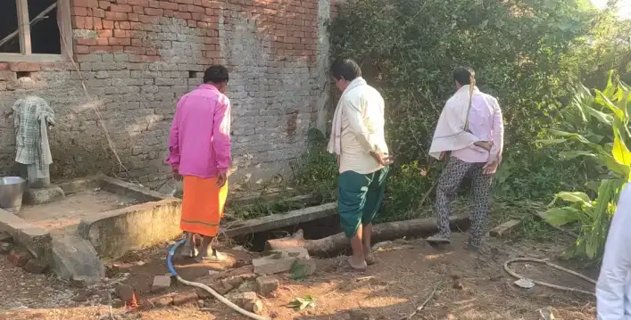 घर के कुएं में मिला मासूम भाई- बहन का शव 