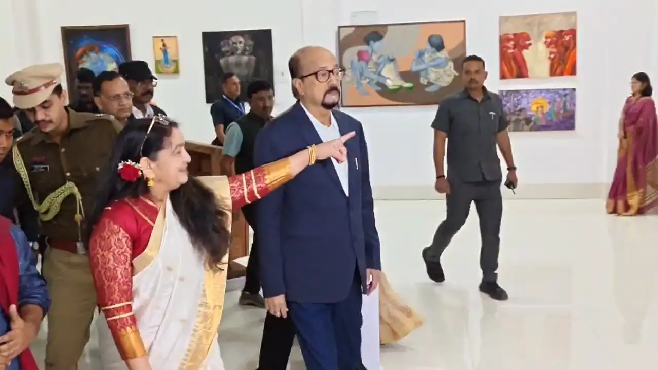 खैरागढ़ महोत्सव का रंगारंग समापन.. तीन दिनों तक चला अद्भुत कला का संगम Khairagarh Festival concludes with a colourful celebration of art that lasted for three days.