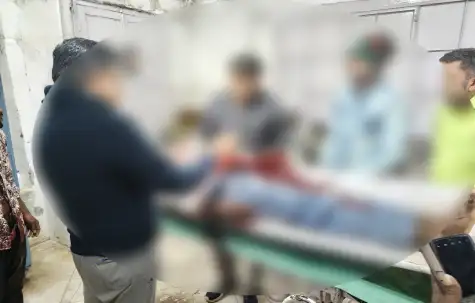 A knife attack occurred during a village fairगांव में मंडई के दौरान हुई चाकूबाजी, घायल युवक की इलाज के दौरान हुई मौत 