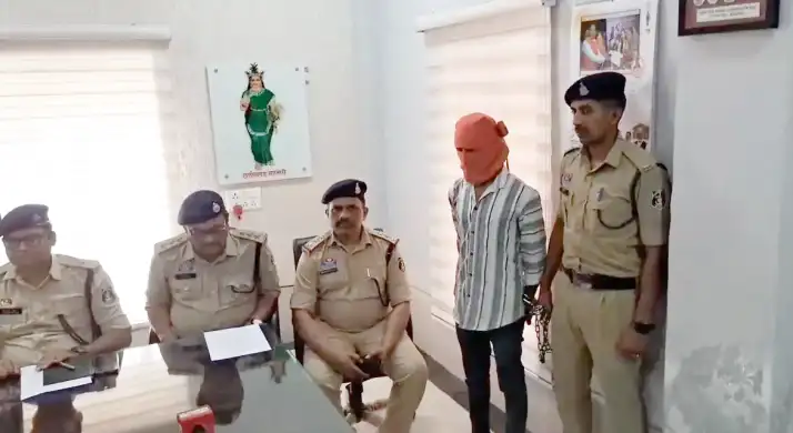 हत्या का पुलिस ने किया खुलासा, अपमान के साथ ही बदनियती की शंका से नाराज हो किया था हत्या, गुमराह करने रची चोरी की कहानी