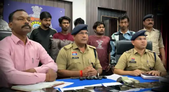 ऑनलाइन सट्टा संचालन, 7 आरोपी गिरफ्तार,  बैंक पासबुक समेत इलेक्ट्रॉनिक सामग्री जब्त