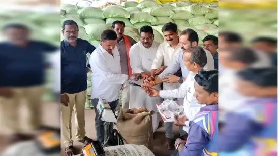 चना, सरसों, मसूर, को समर्थन मूल्य पर खरीदने जनप्रतिनिधियों ने किया प्रारंभ