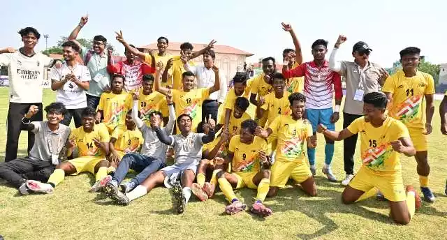 Chhattisgarh Wins Silver Medal in Football: Defeated 0-1 by West Bengal in a Hard-Fought Final Sports news, फुटबॉल में छत्तीसगढ़ को रजत पदक : फाइनल में कड़े मुकाबले में पश्चिम बंगाल से 0-1 से मिली हार