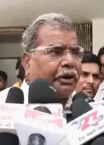 KCC लोन में धोखाधड़ी, खरीफ फ़सल के लिए नहीं ले पा रहे खाद-बीज, किसानों ने की निष्पक्ष जाँच की मांग