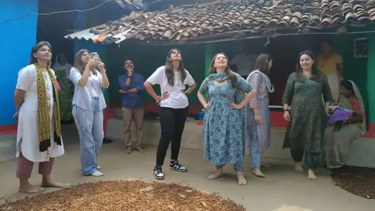 बिलासपुर में चुपचाप पहुंचे Sachin Tendulkar का परिवार, ग्रामीणों के बीच बिताया समय