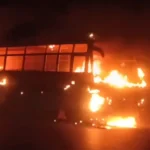 बारातियों से भरी बस बनी आग, कूदकर बचाई जान