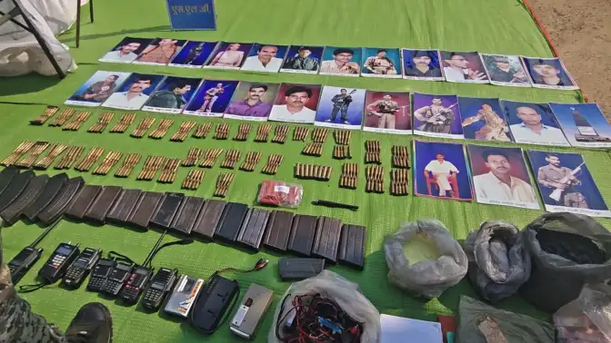 Naxal treasure in Abujhmad: Over Rs 1 crore in cash and weapons recoveredअबुझमाड़ में नक्सल खजाना: मिले 1 करोड़ से ज्यादा नगद व हथियार