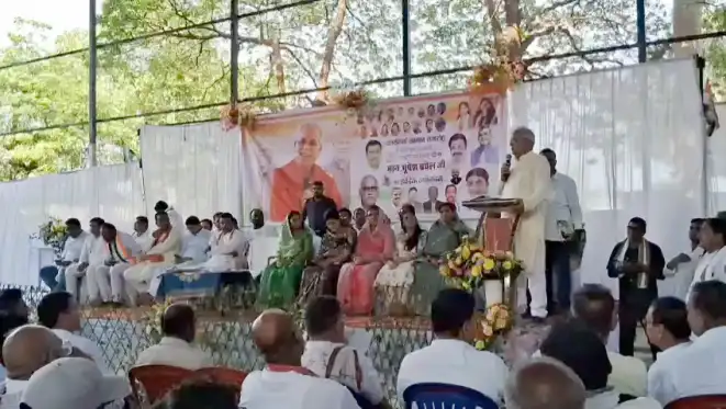 Chhuikhadan News: जिला कांग्रेस कमेटी के सम्मान समारोह में पहुंचे पूर्व सीएम भूपेश बघेल, मोदी सरकार पर साधा निशाना। कहा "मोदी और संकट का चोली-दामन का साथ"