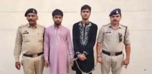 चेकिंग के दौरान आरक्षक को वाहन से कुचलने का प्रयास, संदिग्ध अवस्था में मिले दो युवक एवं दो युवतियां