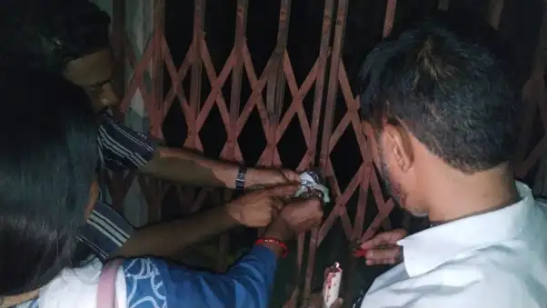 अवैध रासायनिक उर्वरक का भण्डारण, किये गए दो गोदाम सील