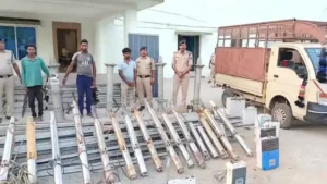 पुलिस ने अंतरराज्यीय सोलर चोर गिरोह का पर्दाफाश, 32 लाख की चोरी के 3 आरोपी गिरफ्तार