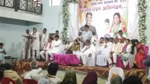 खैरागढ़ पहुंचे नेता प्रतिपक्ष महंत, मंच पर गूंजी एकता की बात, कई बड़े चेहरे की गैरमौजूदगी रही चर्चाओं में 