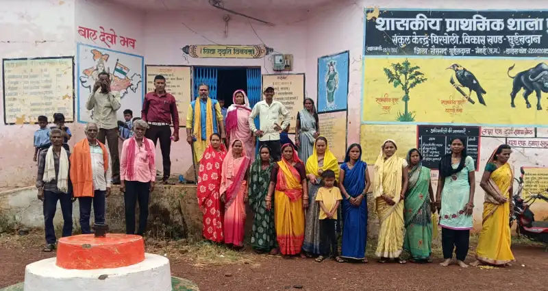 शाला प्रवेश उत्सव में नवप्रवेशी बच्चों का हुआ स्वागत, सरपंच गीता खरे ने मुंह मीठा कराकर कराया प्रवेश