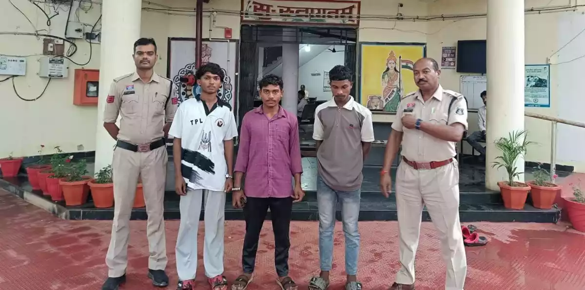 व्हाट्सएप-इंस्टाग्राम पर न्यूड फोटो वायरल करने की धमकी, 3 आरोपी गिरफ्तार