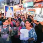 सड़क पर उतरे सैकड़ों छात्र, प्रदर्शन कर शिक्षा मंत्री और पीएम से मांगा इस्तीफा
