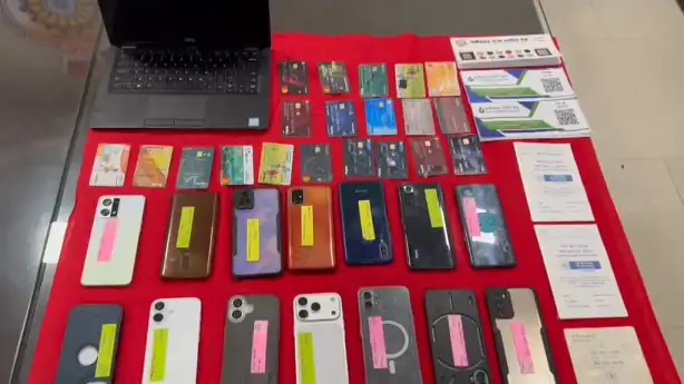 Online betting and cyber fraud gang busted KCG पुलिस की बड़ी कार्रवाई: ऑनलाइन सट्टा और साइबर फ्रॉड गिरोह का भंडाफोड़, 4 आरोपी गिरफ्तार, करोड़ों के ट्रांजेक्शन का खुलासा