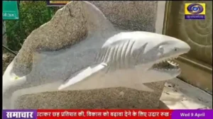 पत्थरों पर उकेरी पहचान: SCERT की कक्षा 8वीं की पुस्तक में शामिल हुई खैरागढ़ के कलाकार दंपति की शैल-कलाकृतियां
