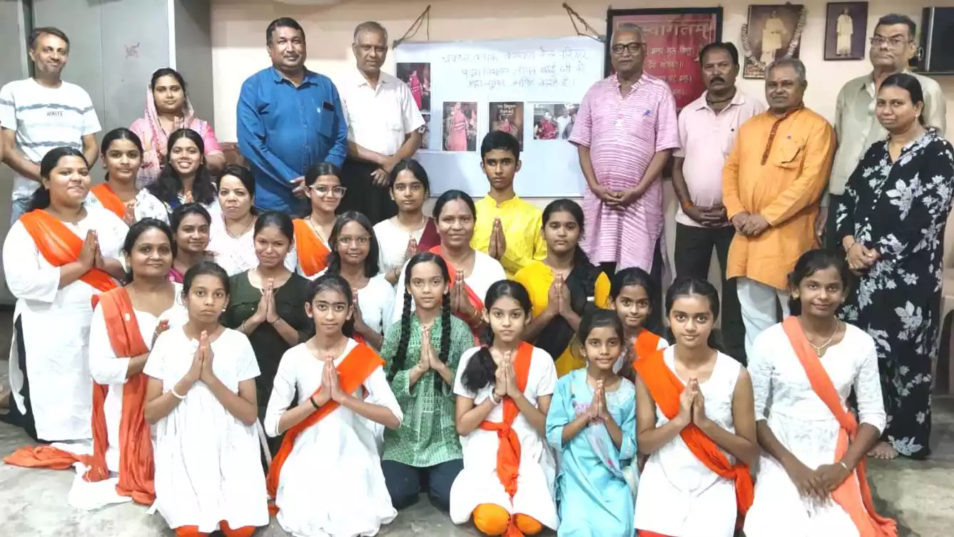 चक्रधर कथ्थक कल्याण केन्द्र ने पद्य्म विभूषण डॉ. तिजन बाई को किया श्रद्धासुमन अर्पित 