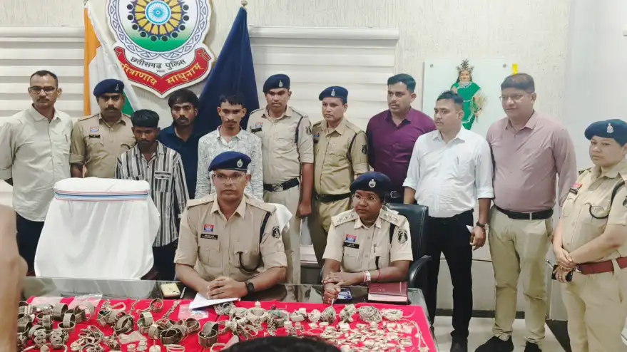 छुईखदान चोरी कांड का खुलासा: 22.6 किलो चांदी समेत 44.75 लाख का माल बरामद, तीन आरोपी गिरफ्तार