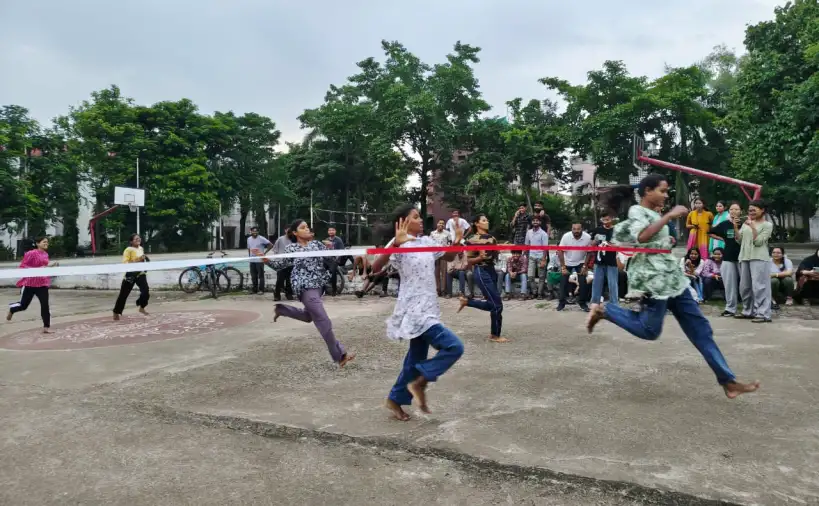 राष्ट्रीय खेल दिवस पर खैरागढ़ विश्वविद्यालय में तीन दिवसीय खेल महोत्सव का आगाज