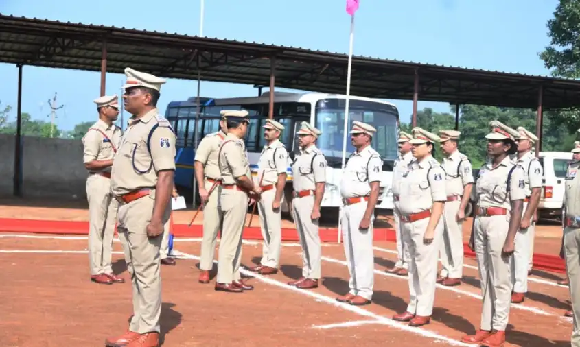 IG अजय यादव ने किया जिला भ्रमण, पुलिस इकाइयों का निरीक्षण