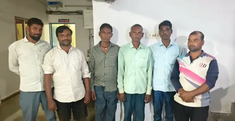 Police raid several gambling dens, seize cashपुलिस की कई जुआ फड़ो पर रेड, कार्रवाई कर नकद भी जप्त 