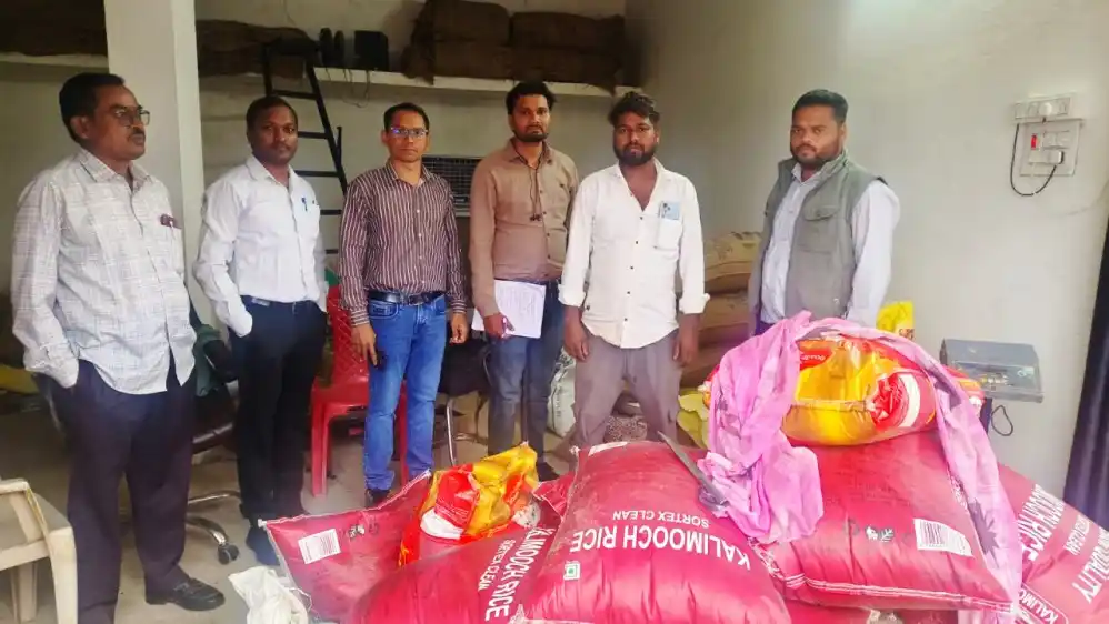 धान खरीदी से पहले जिला प्रशासन की कार्रवाई, 5 प्रकरण दर्ज करते 86.40 क्विंटल धान जब्त